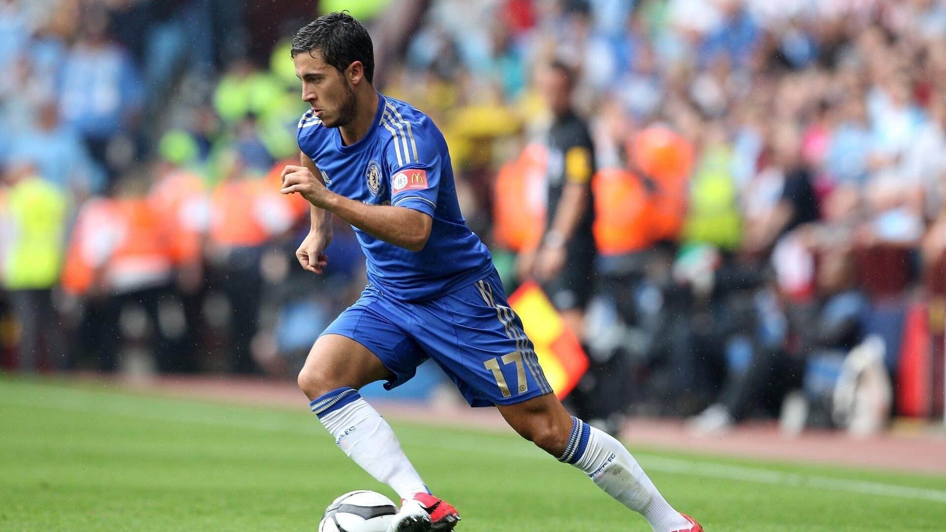 詹姆斯末节统治比赛湖人笑到最后，詹姆斯湖人揭幕战